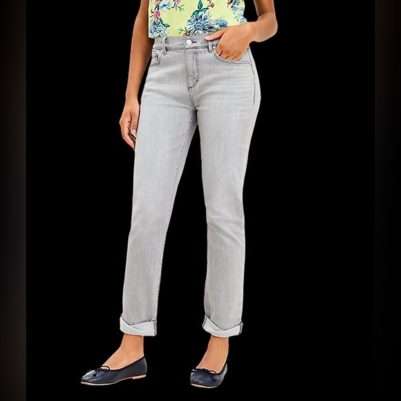 LOFT made & loved Size 27/4 Super Soft Girlfriend Jeans in Pure Grey Wash - Picture 1 of 8